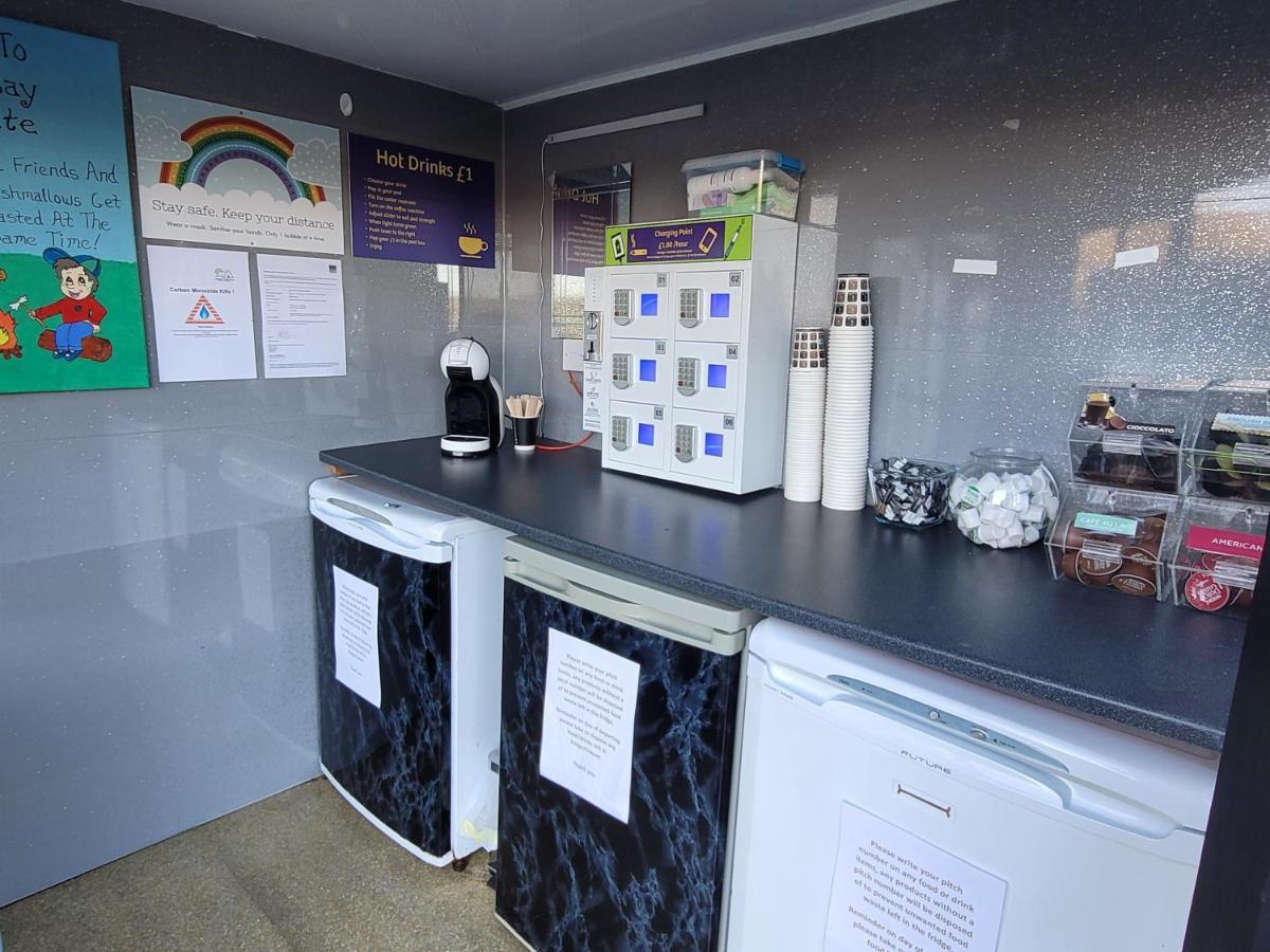 1 Glamping Tent With Kitchen & Electric On Small Family Campsite, No Bedding Supplied Narberth Buitenkant foto