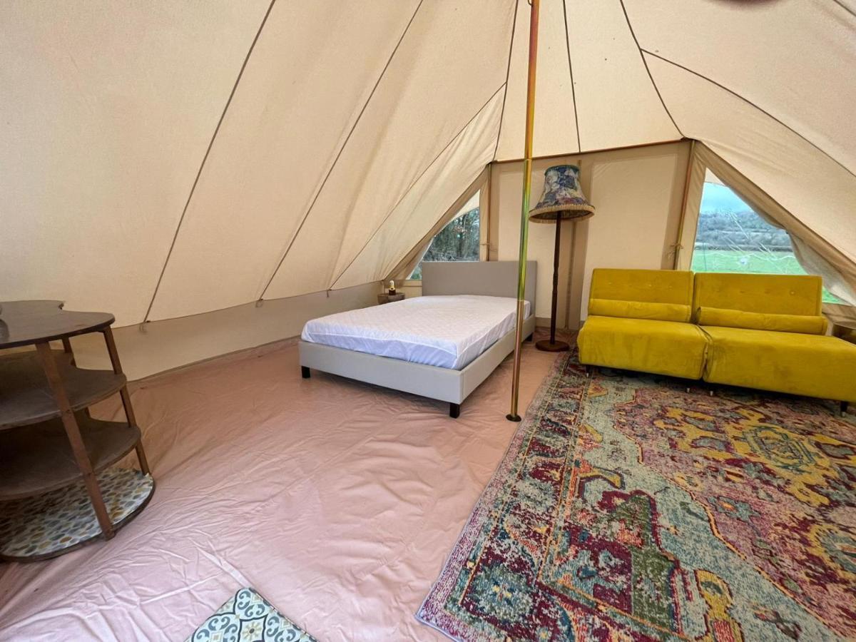 1 Glamping Tent With Kitchen & Electric On Small Family Campsite, No Bedding Supplied Narberth Buitenkant foto